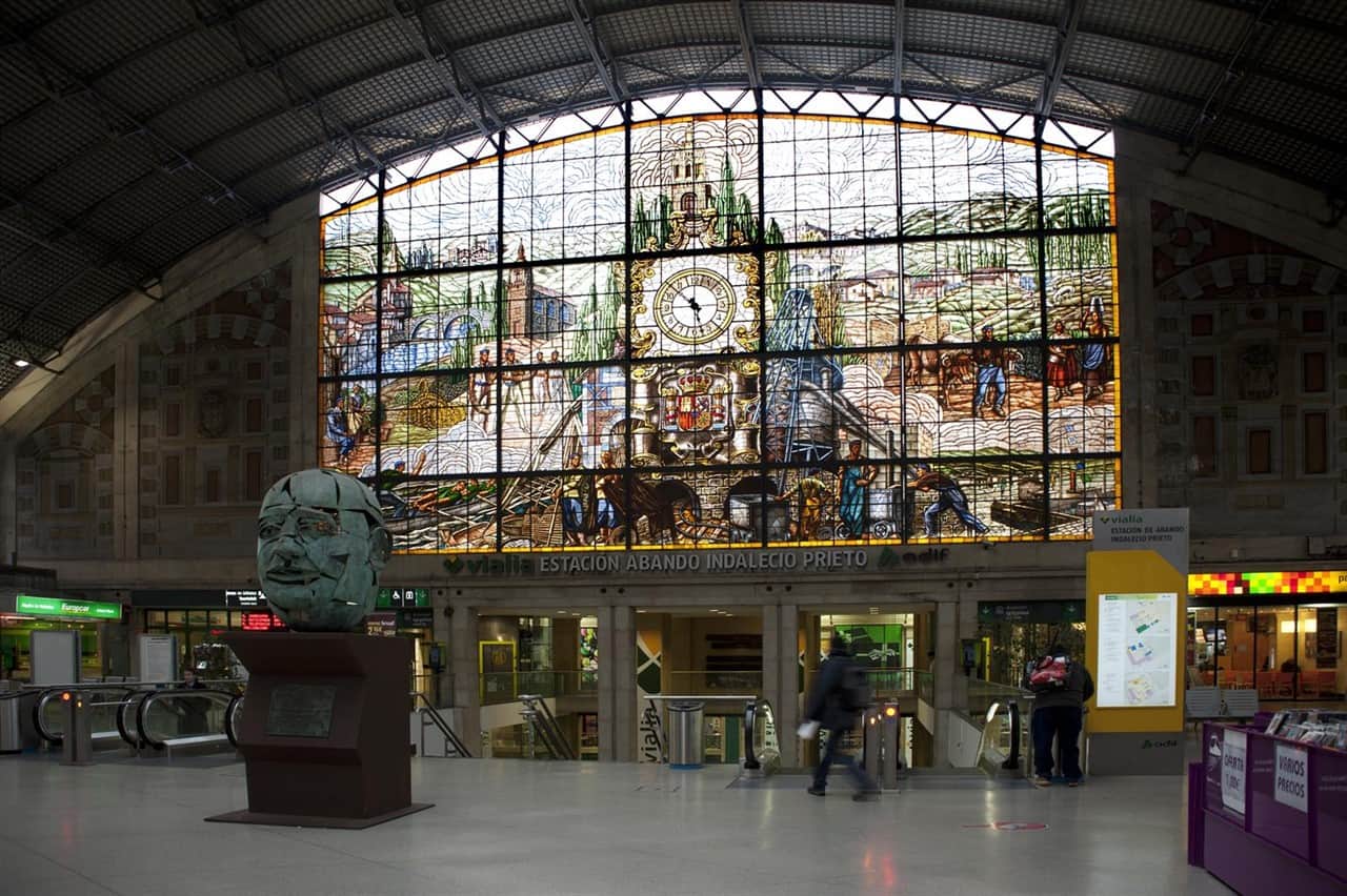 Estación De Tren Bilbao- Abando Indalecio Prieto. Como Llegar ...